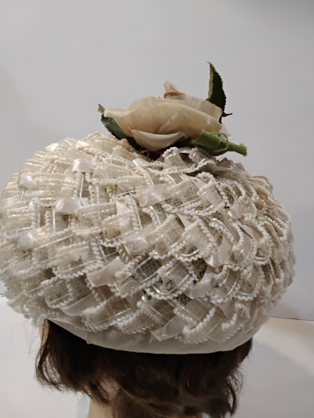 Vintage Suzy 1959s 60s Cream Textured Pillbox Hat with Floral Accent